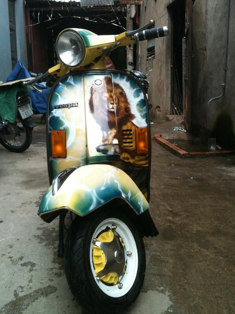 Hiệu khác - HCM-Cần bán 1 vespa cổ airbrush đẹp giá rẻ nha