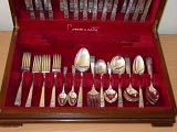 ONEIDA Community HAMPTON COURT 64 Piece CANTEEN  