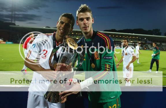 David de Gea celebrate with a team-mate after winning the European U-21 Championship